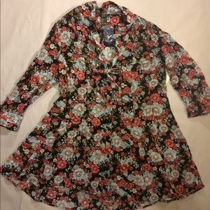 Adorable Floral Dress with Tie Neck Size Large